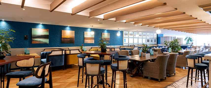 voco St David`s Cardiff - Bar Seating